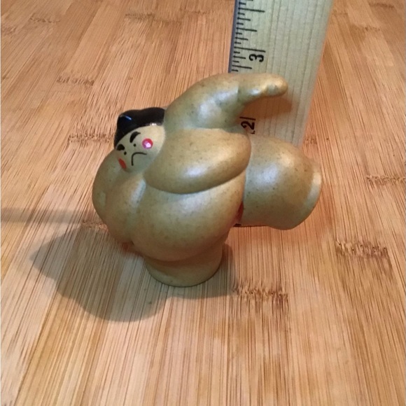 Vintage Two Japanese Sumo Wrestlers Figurines - Picture 6 of 7